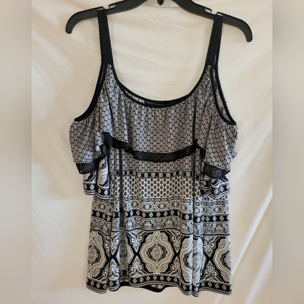 49. White House Black Market Black and White Cold Shoulder Top Size XS